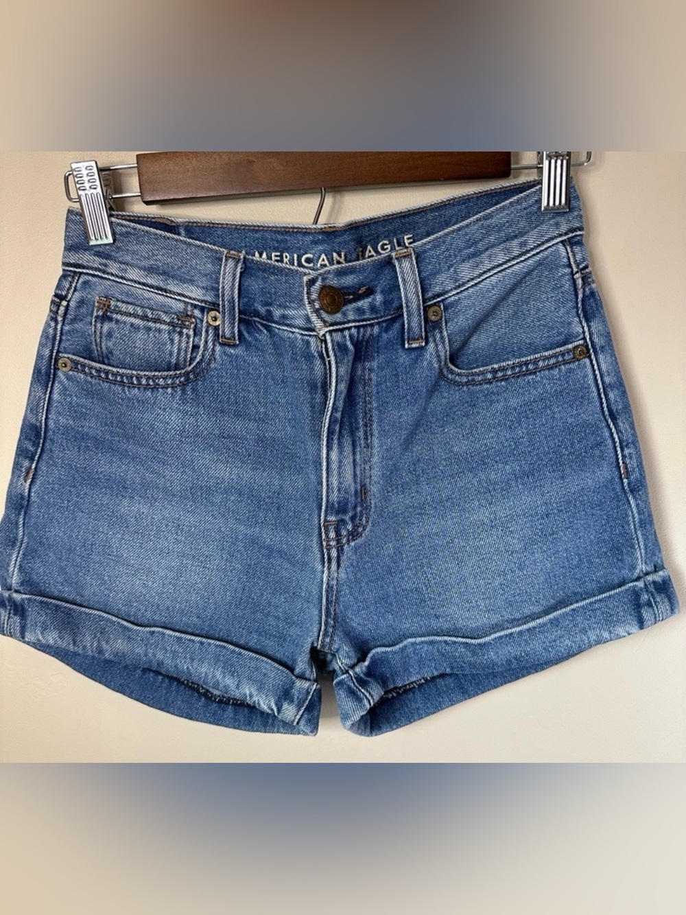 American Eagle 00 Mom Jean Shorts • Cuffed Denim 2” Inseam
